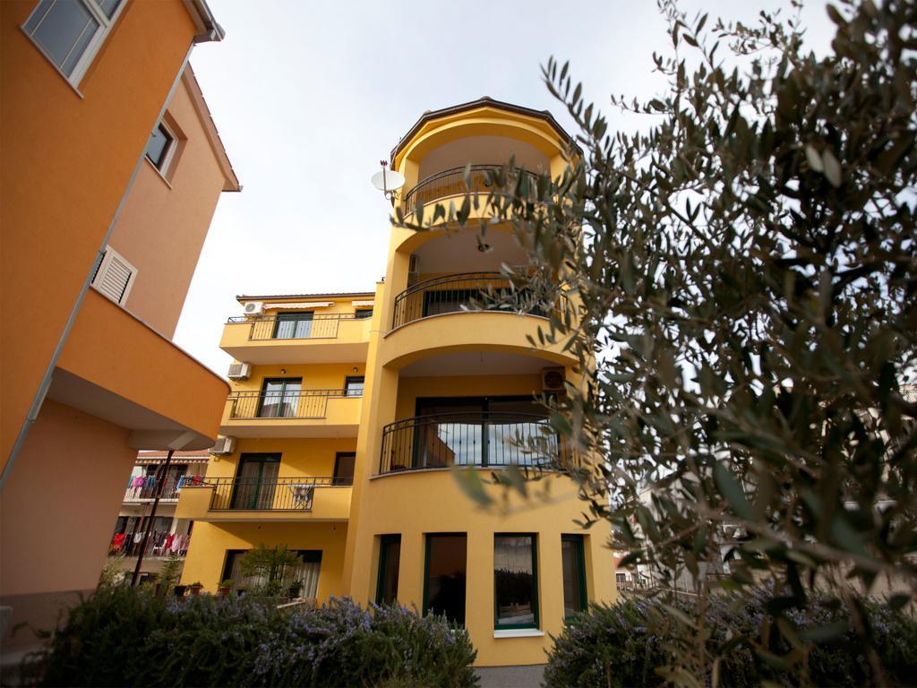 Apartments Roses Stobreč Oda fotoğraf