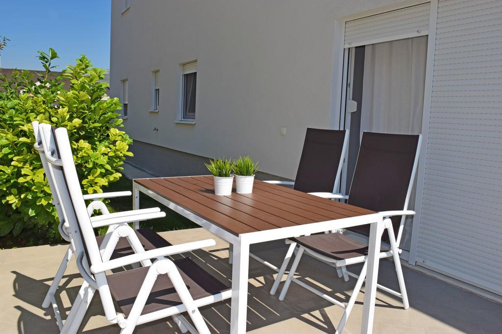 Apartments Roses Stobreč Dış mekan fotoğraf