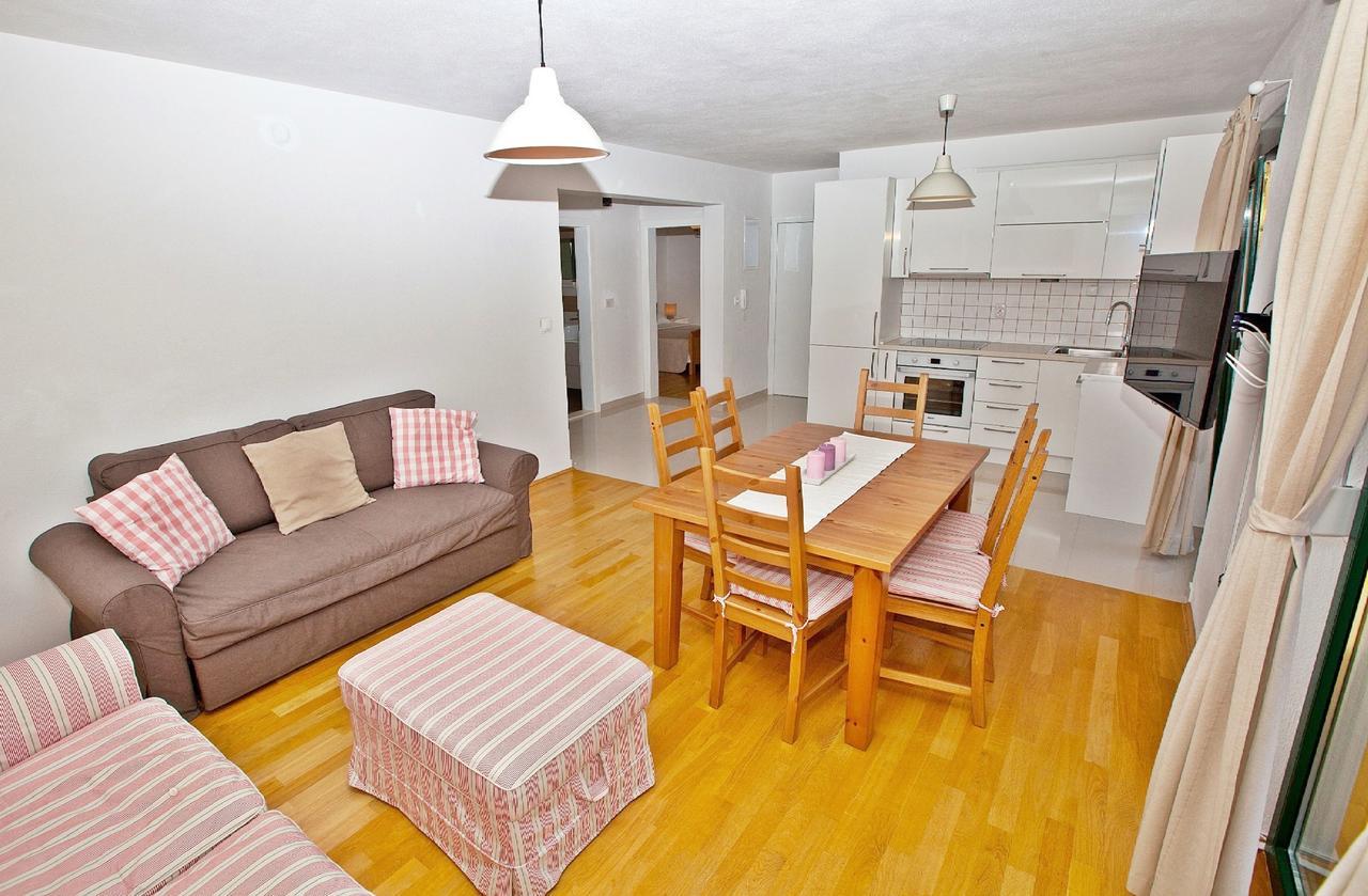 Apartments Roses Stobreč Dış mekan fotoğraf