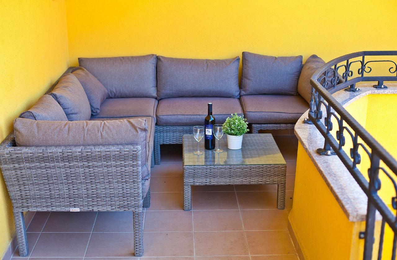 Apartments Roses Stobreč Dış mekan fotoğraf