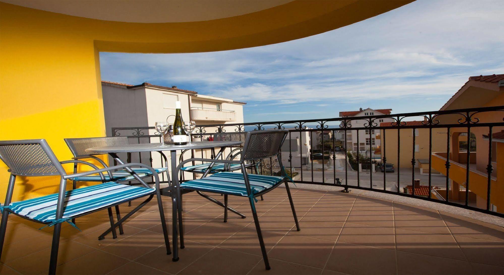Apartments Roses Stobreč Dış mekan fotoğraf